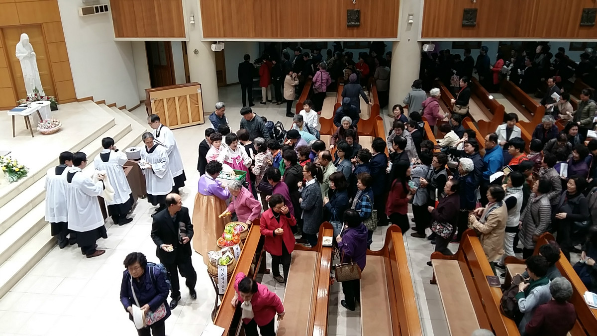 13 부활절 계란 나눔.jpg