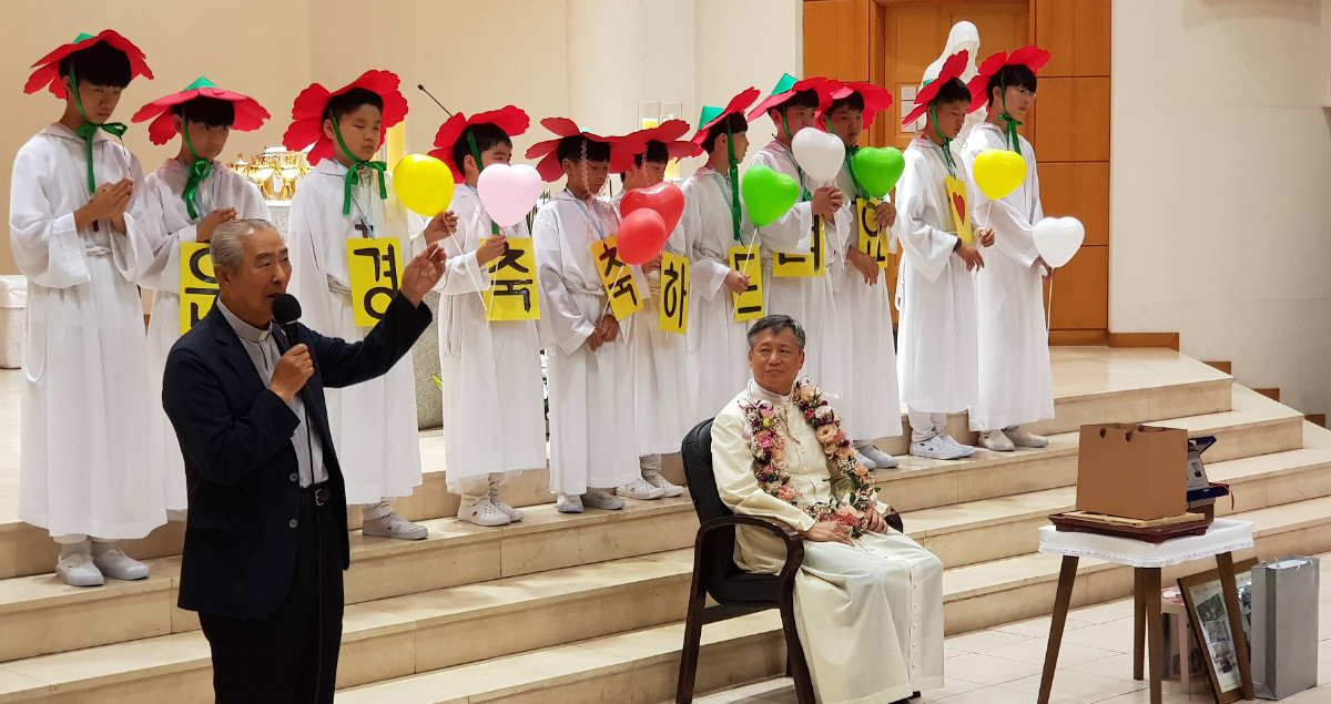 16 원로신부 축사.jpg