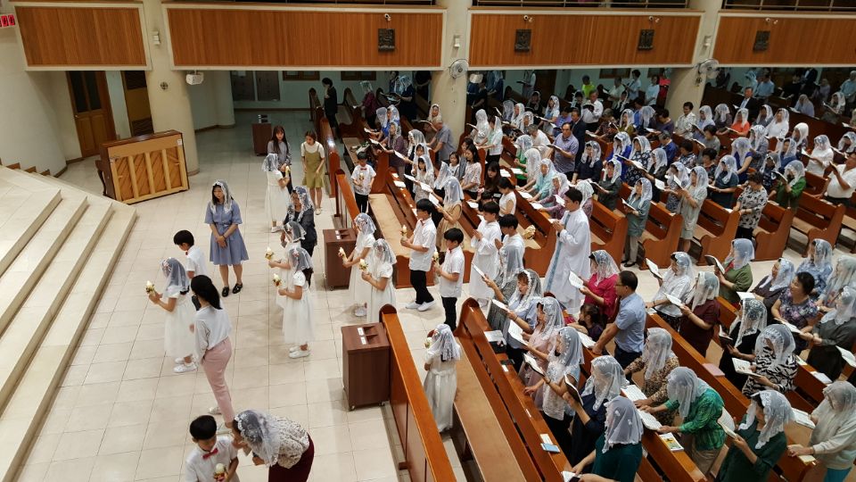 2 첫영성체 입장 2.jpg